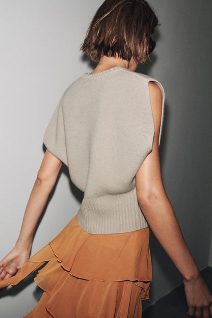 SLEEVELESS KNIT TOP BEIGE